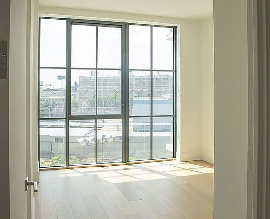 2nd image of 2218 Jackson Ave APT 611