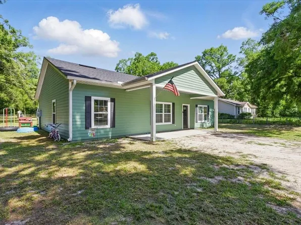 1180 Hough St, Bell, FL 32619