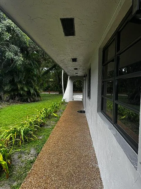 2 bed, 1.0 bath, 1620 sqft, $1,900 — Photo 3