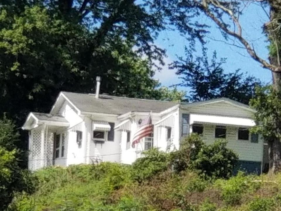 2nd image of 97 Cherry St