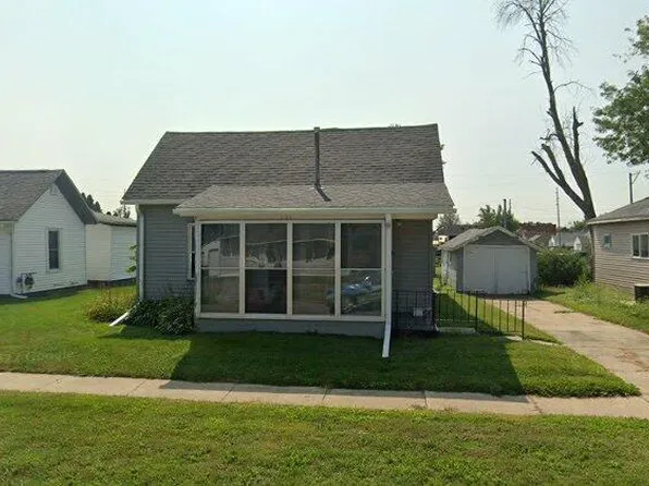 703 Woodbury St, Marshalltown, IA 50158