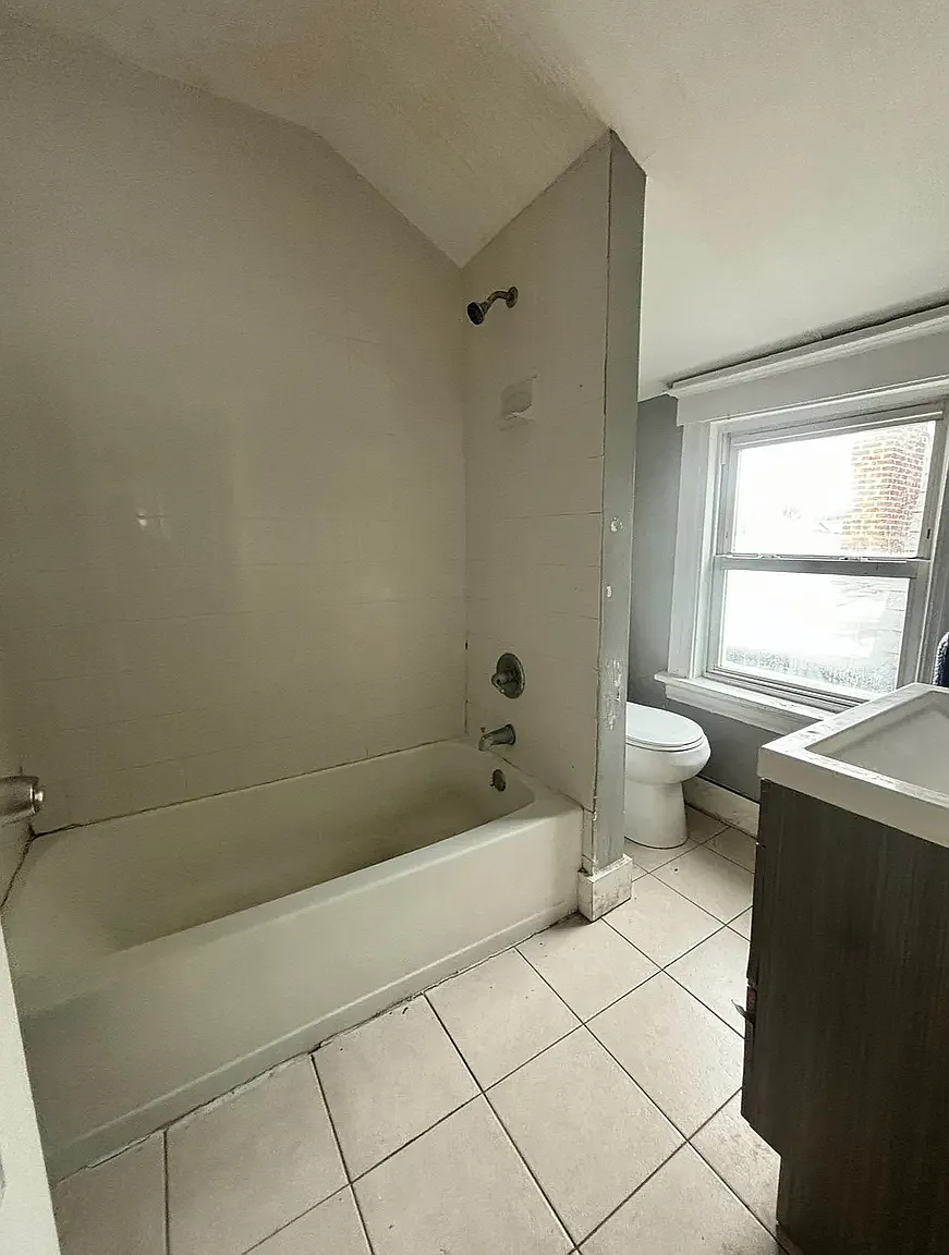 2 bed, 800 sqft, $1,749 — Photo 4
