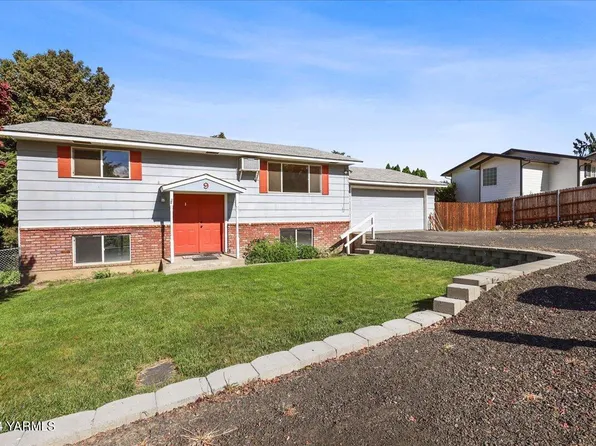 9 S 10th St, Selah, WA 98942