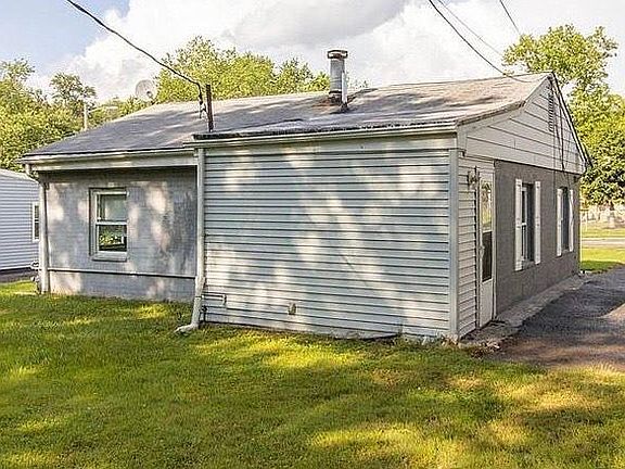 3rd image of 408 Bethune Dr #408