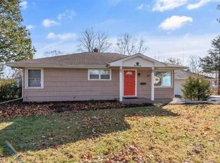 20 Hill Dr, Crystal Lake, IL 60014