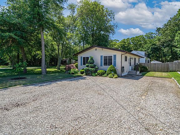 2nd image of 56 Clearwater Dr
