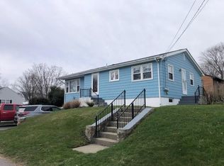 65 Lee Ave, Portsmouth, RI 02871