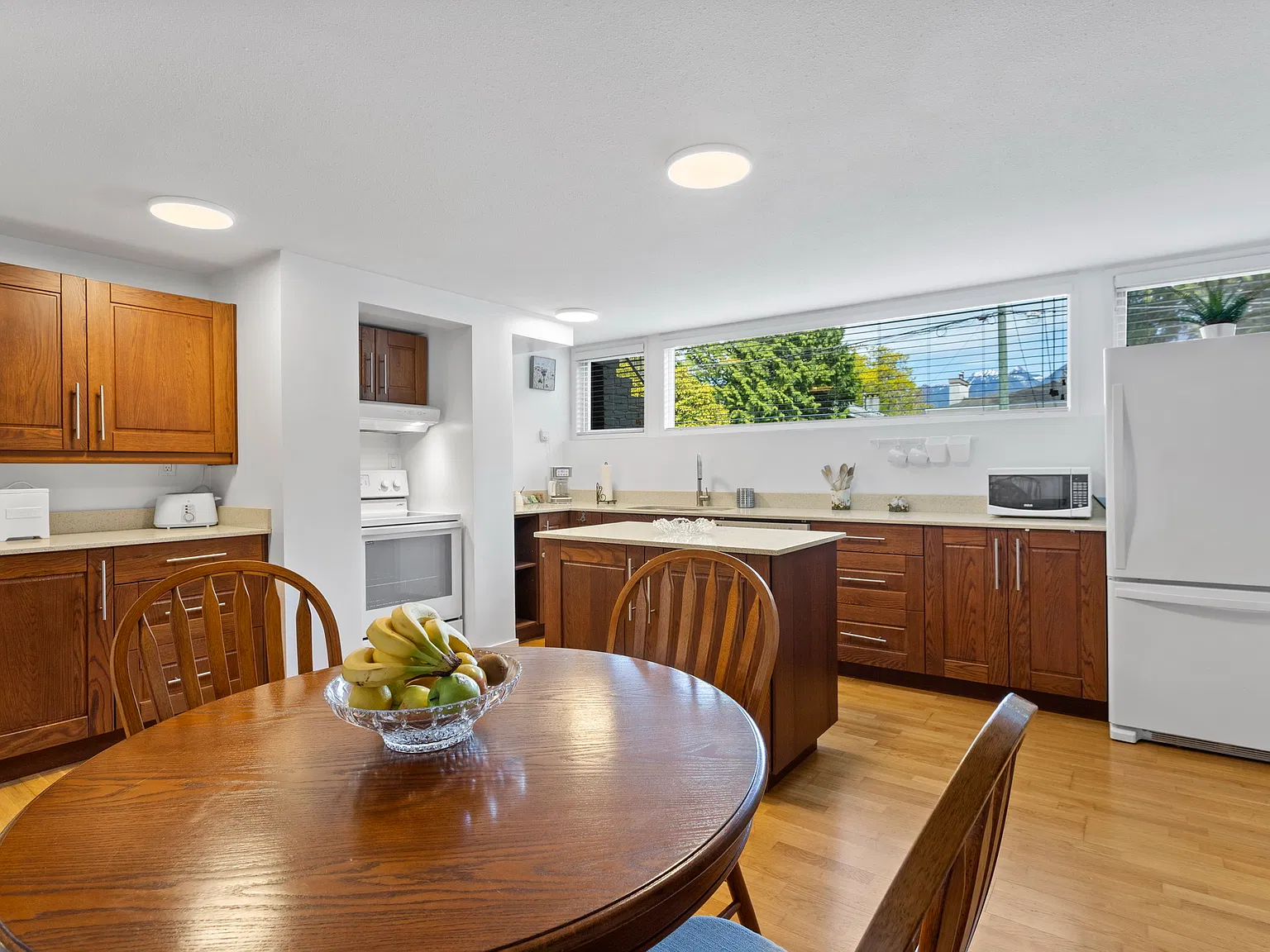 6422 Douglas Street — Photo 4