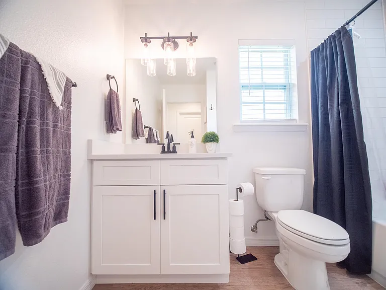 315 SE Lindale Gln — Photo 19