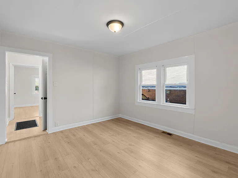 2833 Hazel St — Photo 12