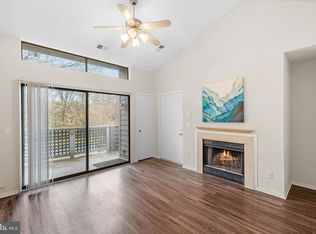 11739 Summerchase Cir #1739-B, Reston, VA 20194