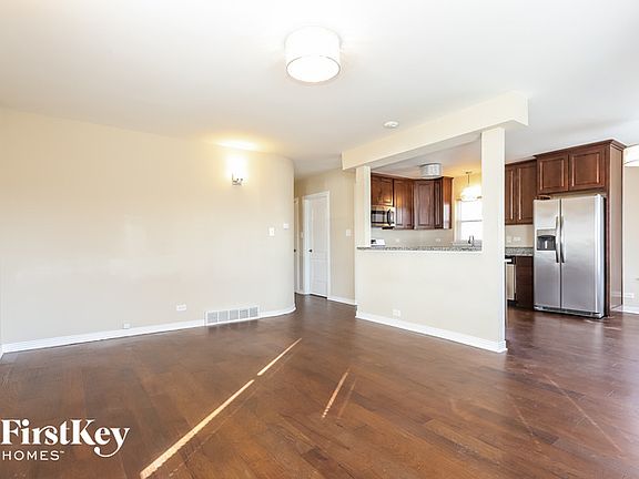 4th image of 2708 W 94th Pl