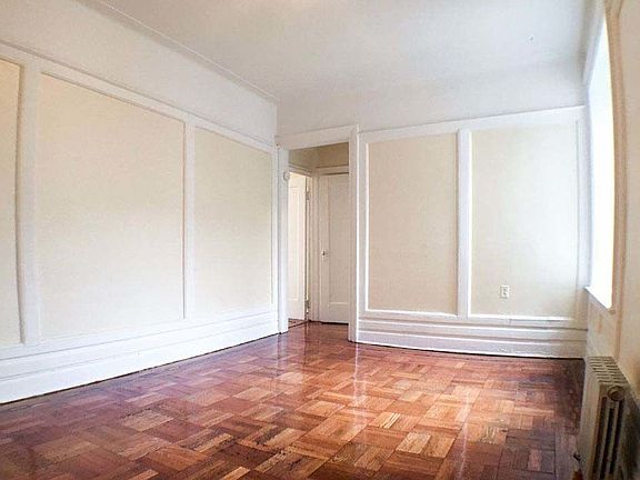 4th image of 379 Eastern Pkwy APT C4