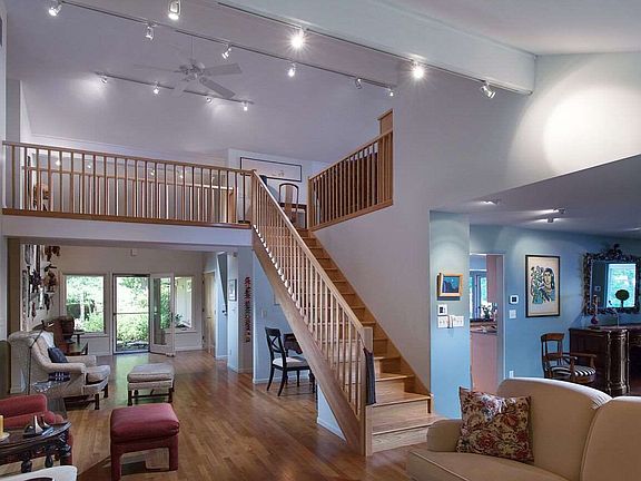 3rd image of 29 Lakeview Dr