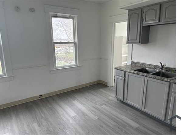 2843 E 99th St Unit 1