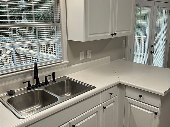 3rd image of 431 College Circle