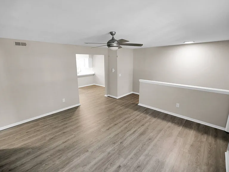 Huntington Apartments — Photo 3