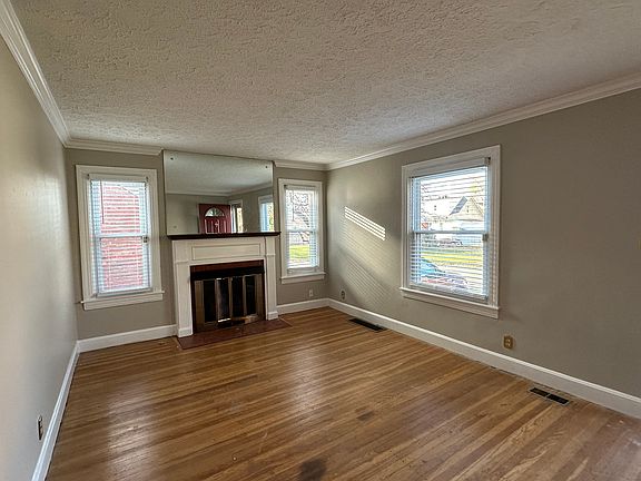 2nd image of 710 Parkway Dr