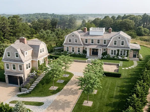 7 Brewster Rd, Nantucket, MA 02554