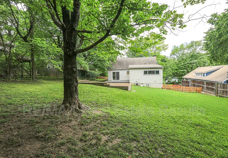 610 N Olive Ave — Photo 40