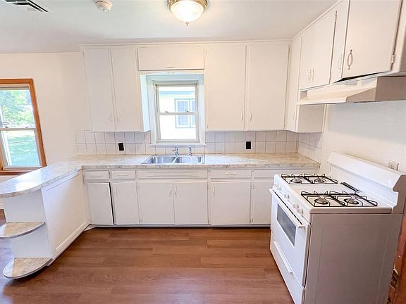 3rd image of 2606 NW 17th St
