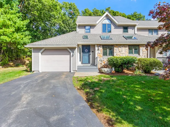 11 Magnolia Dr Unit 11, Franklin, MA 02038