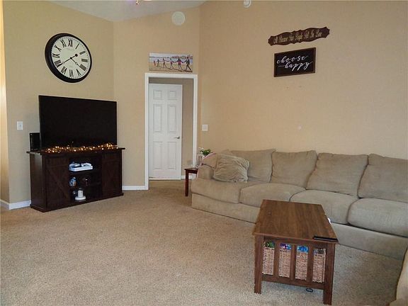 3rd image of 4460 Katy Dr