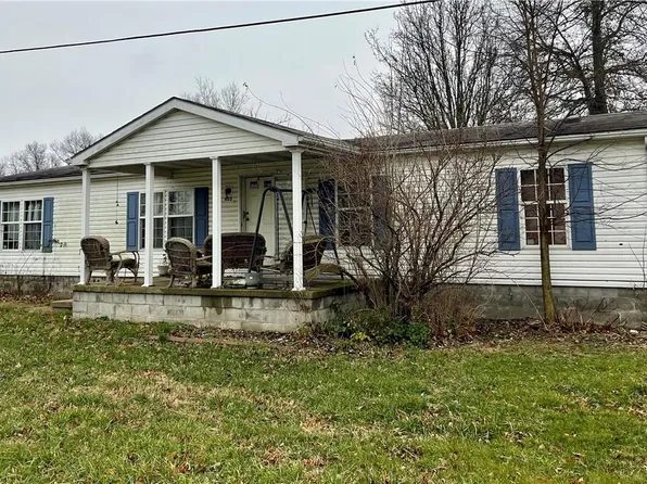 403 E Sycamore St, Kinmundy, IL 62854