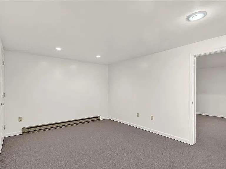417 N Market St — Photo 14