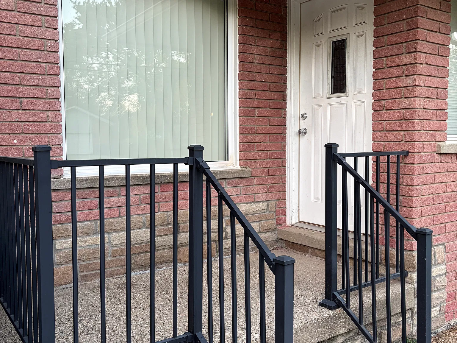 3 bed, 1.5 bath, 1250 sqft, $1,650 — Photo 2