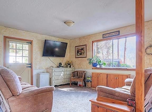 5th image of 5988 Williams Hwy