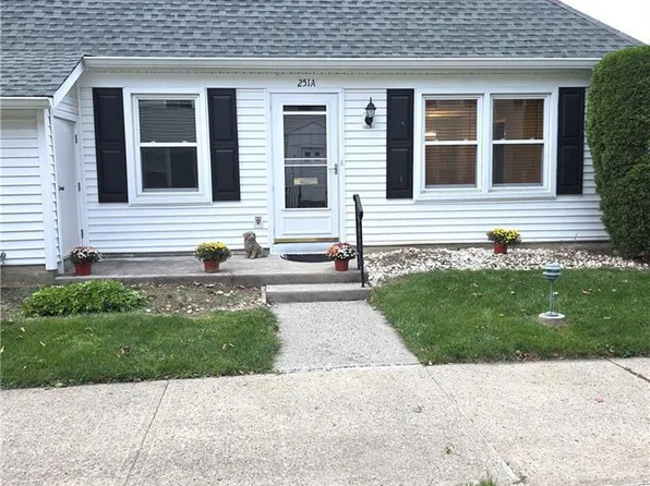 251 Mystic Ln, Monroe Township, NJ 08831