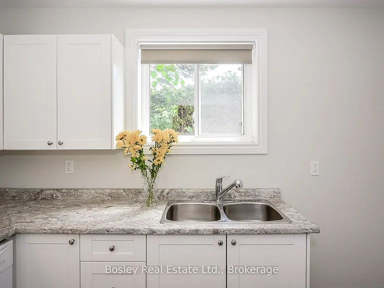 5 Algoma Dr — Photo 11