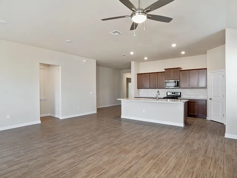 8202 Dampton Ln — Photo 11
