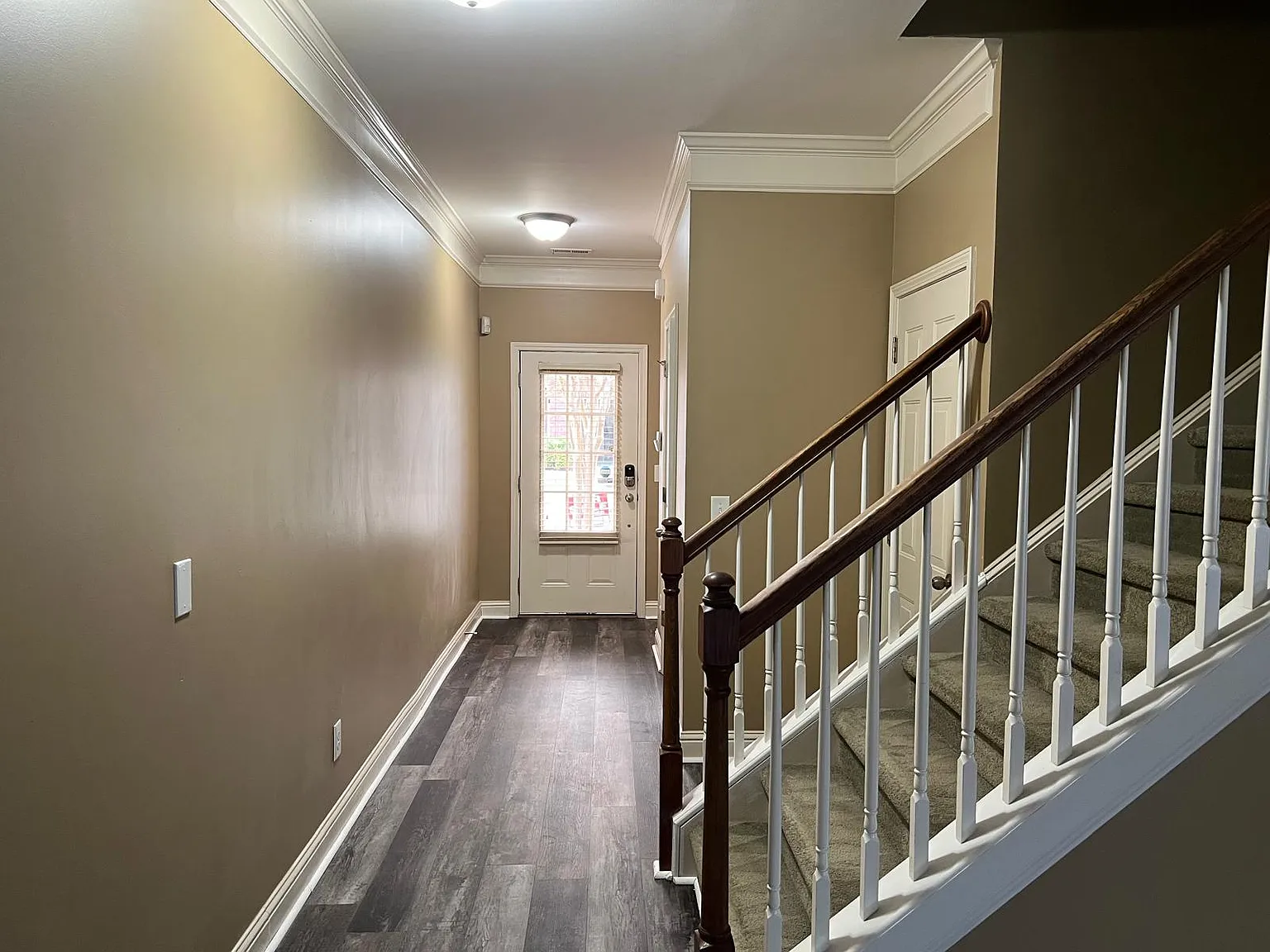 3 bed, 2.5 bath, 2050 sqft, $2,499 — Photo 3