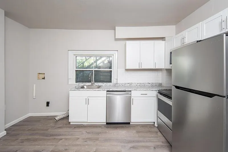 2 bed, 1.0 bath, 1000 sqft, $1,345 — Photo 3
