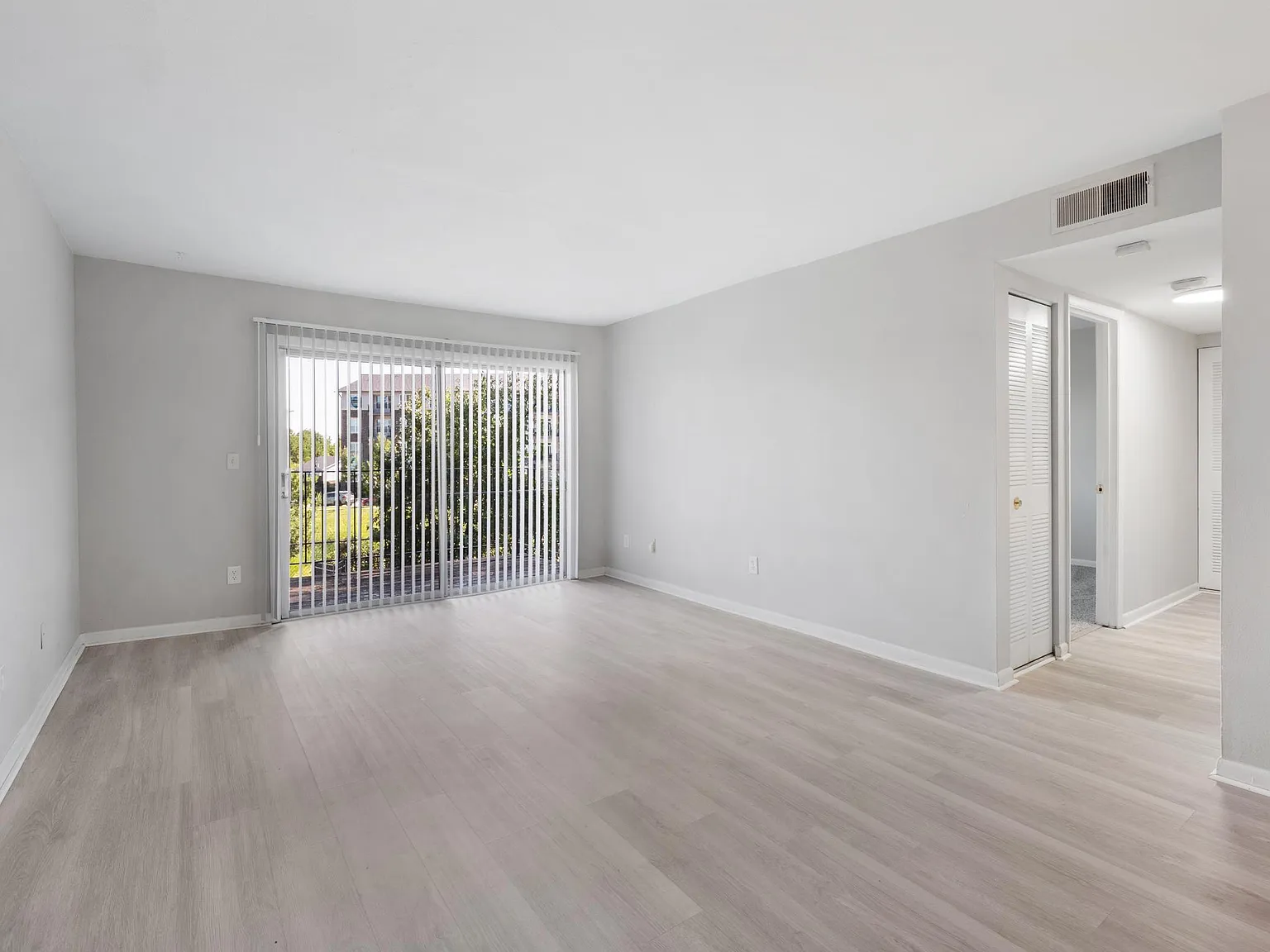 1 bed, 650 sqft, $1,050 — Photo 1