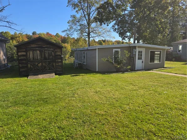 187 Millard Bassett Rd, Fulton, NY 13069
