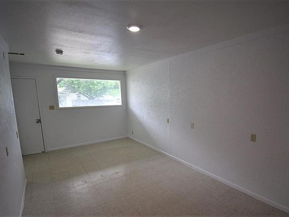 5th image of 101 W 12th St #101