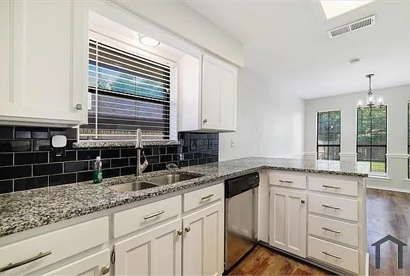 364 La Quinta Cir S — Photo 3
