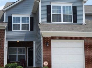 922 Standen Place Ct, Pineville, NC 28134