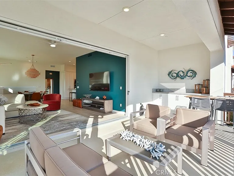 1529 Doheny Way — Photo 26