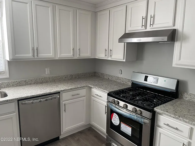 3677 Walsh St — Photo 3