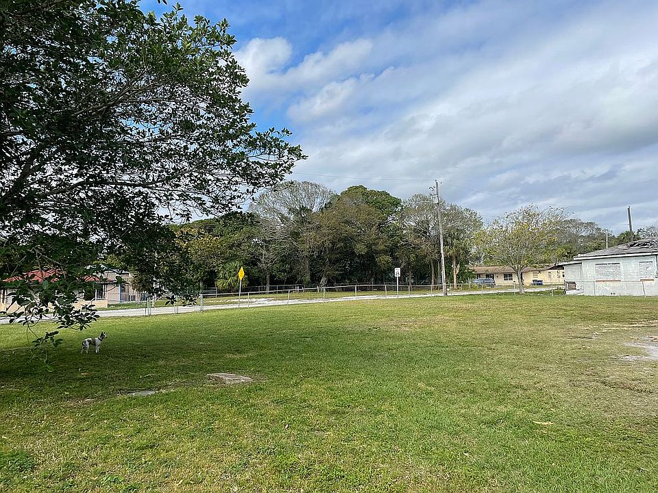 1st image of 810 Avenue E