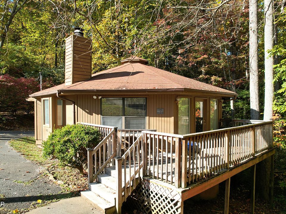 1st image of 703 Maples Ct