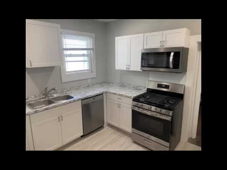 129 Murray St — Photo 1