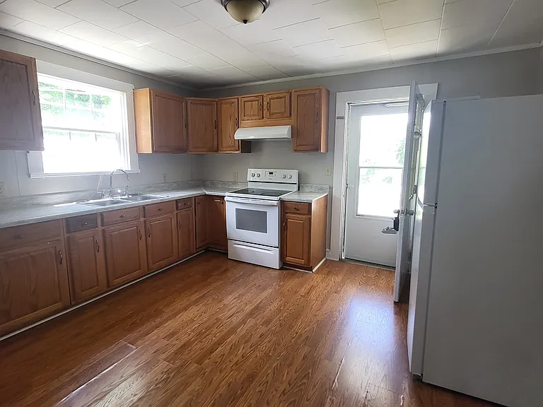 254 H West Cir — Photo 5