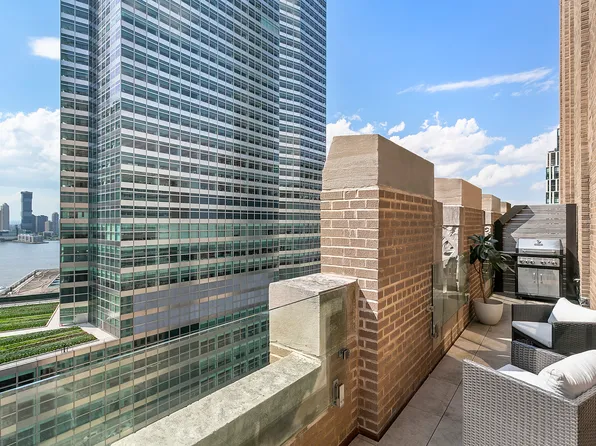 100 Barclay Street image 18 of 37