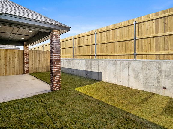 5th image of 1105 Rosenda Ln