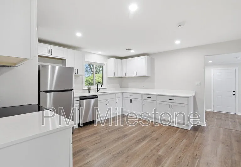 13242 Greensburg Rd — Photo 6